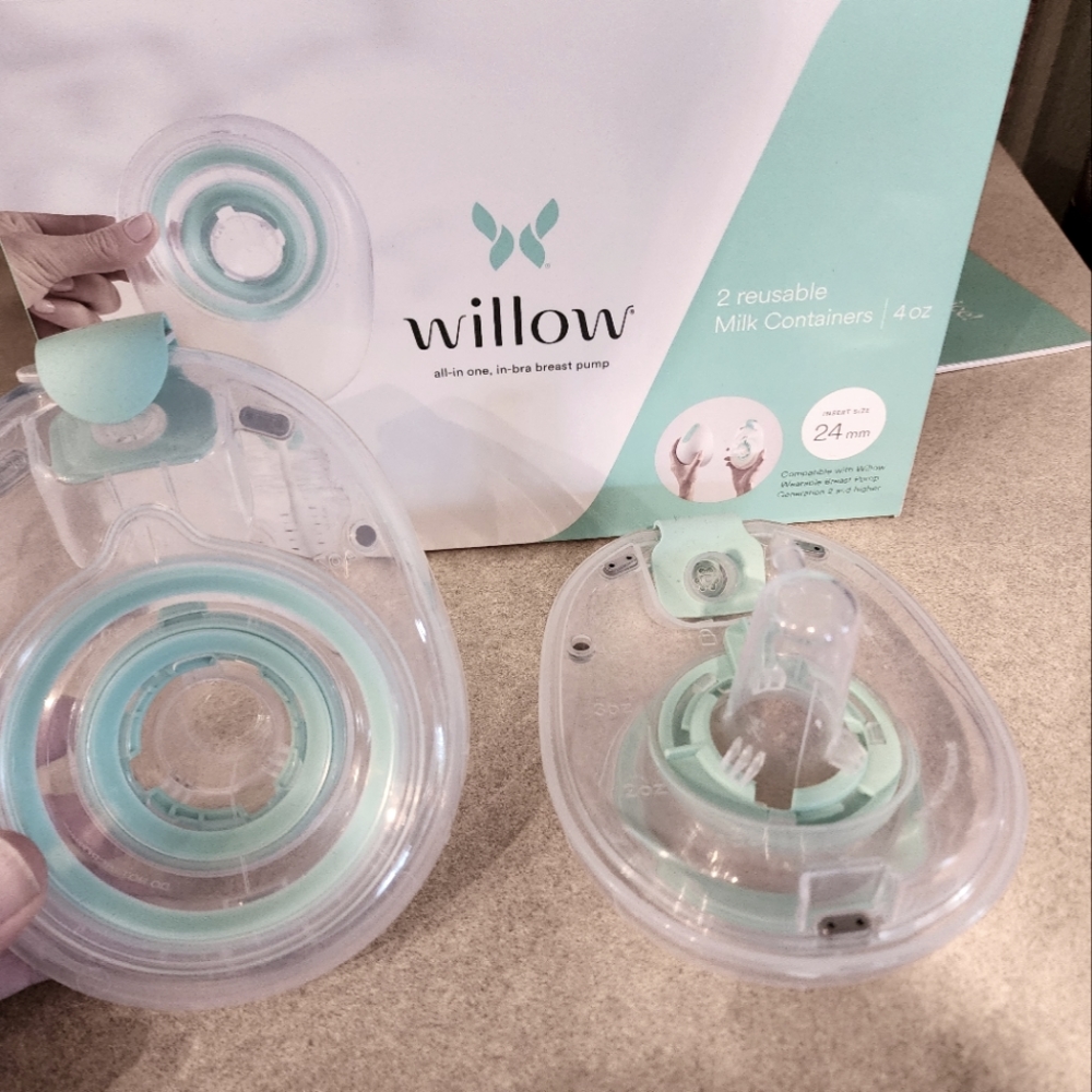 Willow reusable milk collection containers.